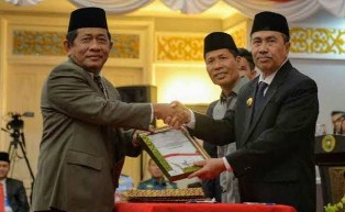 Jabatan Komut BRK Dikabarkan Akan Diganti, Anggota DPRD Riau: 'Mungkin Dulu Komputer OJK Error'